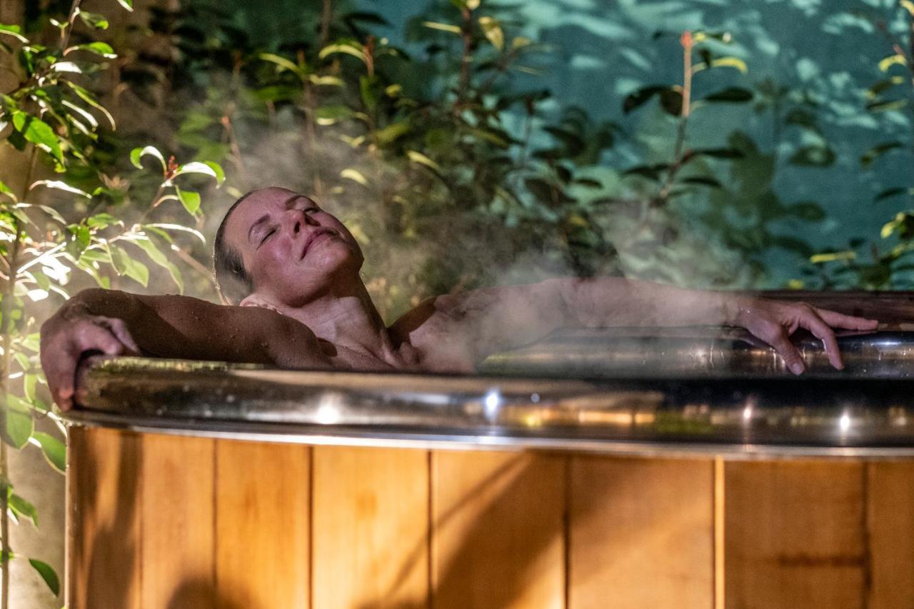 Escale Rochelaise, Gite Urbain Avec Spa Bain Nordique Et Sauna Tonneau La Rochelle  Eksteriør bilde